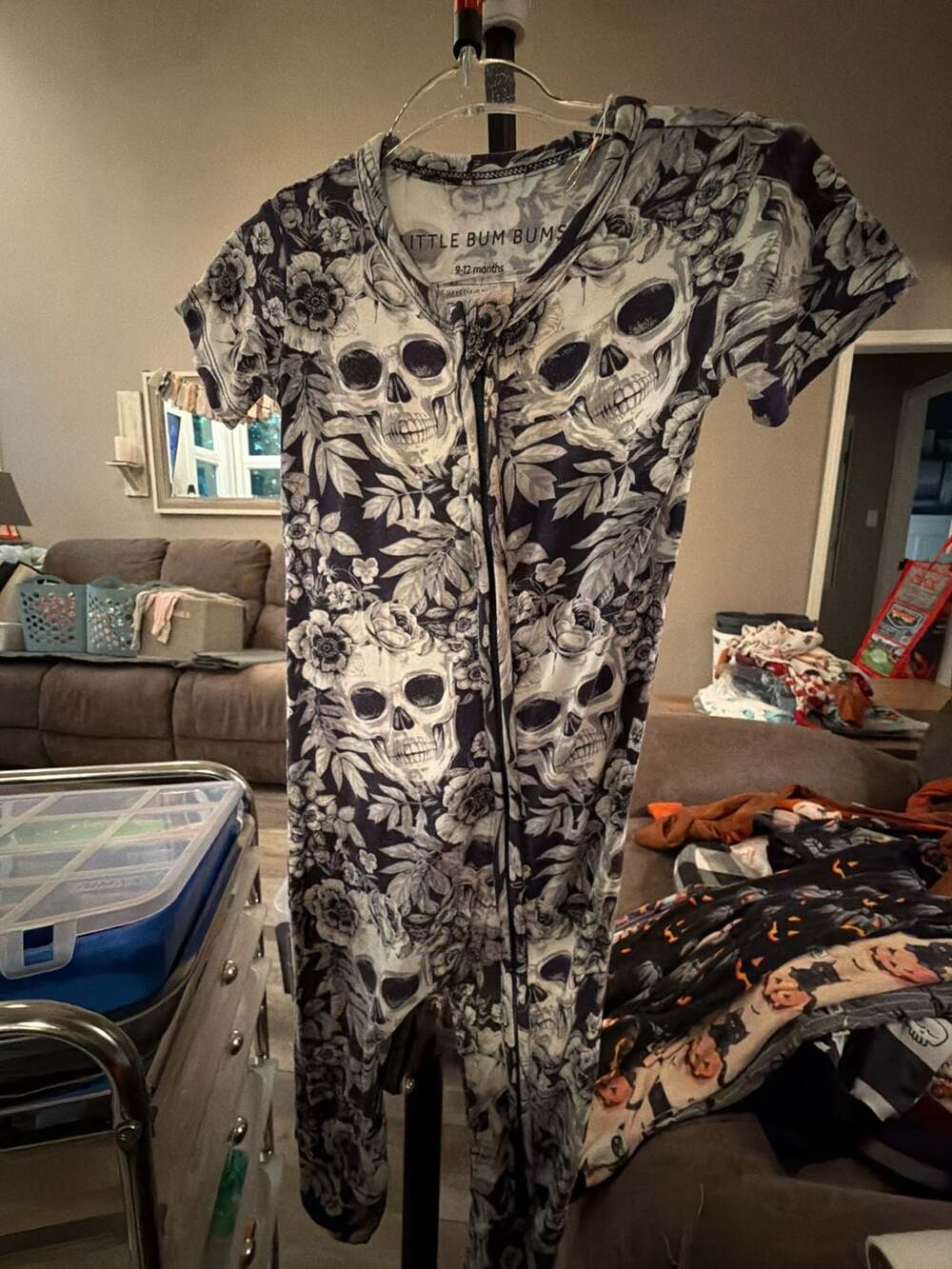 Little Bum Bums Short-Sleeve Size 9-12 Months Black White Floral Skull Romper